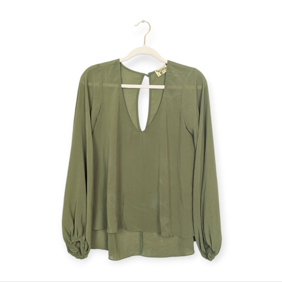 Show Me Your MuMu Olive Green Long Sleeve V-Neck Blouse Size M - Picture 1 of 7